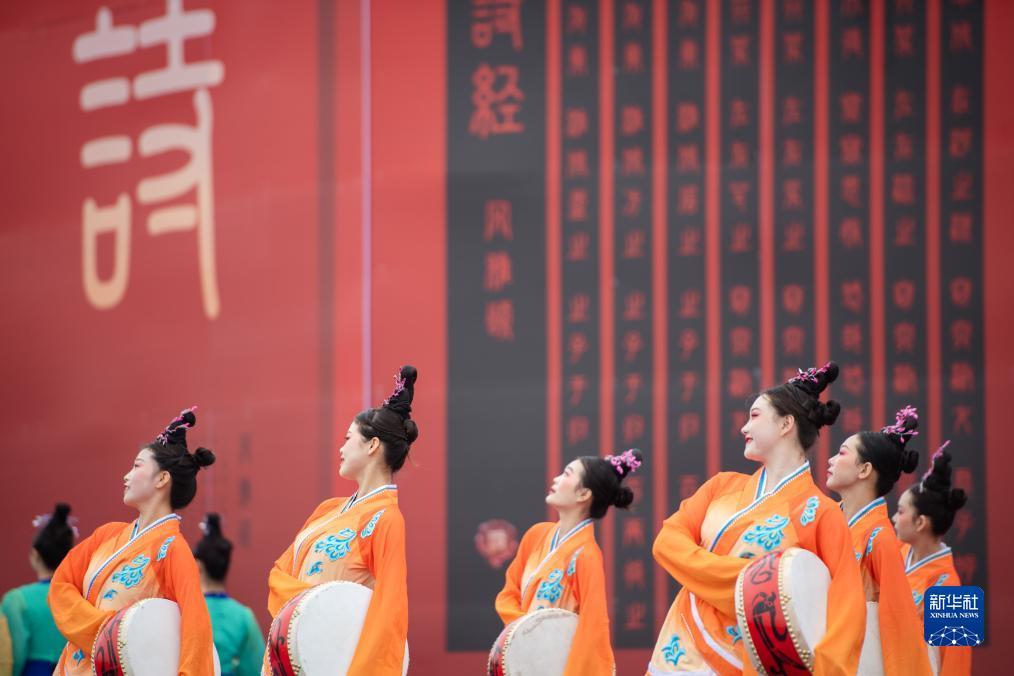 奔驰宝马游戏厅